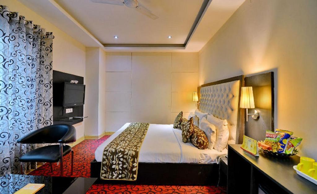 Click Hotel Kohinoor, Ludhiana Exterior foto
