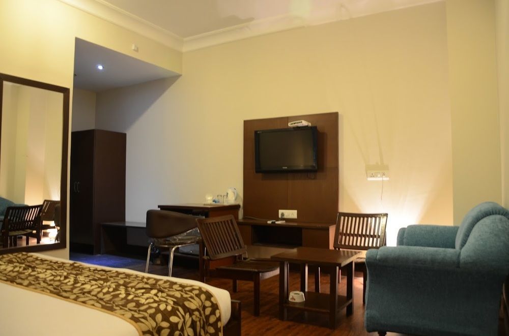 Click Hotel Kohinoor, Ludhiana Exterior foto